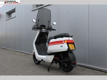 Neue NIU N-Serie Long Range 2022 – Weiß/Rot | Zu verkaufen bei Motorservice Edgar Stijner
