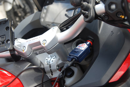 De draagbare 3300mA dubbele USB-lader, met inline 180° BIKE-plug voor uw Triumph, Ducati Multistrada of BMW motorfiets
