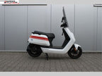 New NIU N-Series Longrange 2022 - White/Red | For sale at Motorservice Edgar Stijner