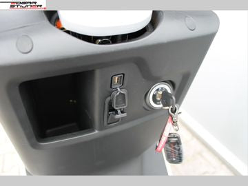 New NIU N-Series Longrange 2022 - White/Red | For sale at Motorservice Edgar Stijner
