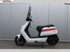 New NIU N-Series Longrange 2022 - White/Red | For sale at Motorservice Edgar Stijner