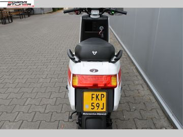 New NIU N-Series Longrange 2022 - White/Red | For sale at Motorservice Edgar Stijner